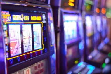 Mobile interface showing bet controls and multiplier display